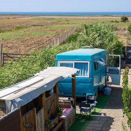 Jabuti Autocaravana Con Porche Y Aparcamiento Cádiz Kültér fotó
