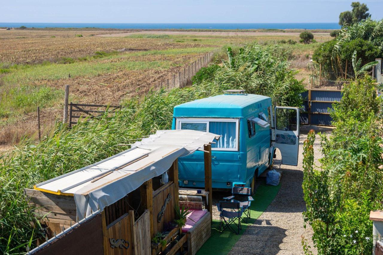Jabuti Autocaravana Con Porche Y Aparcamiento Cádiz Kültér fotó
