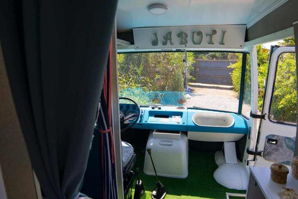 Jabuti Autocaravana Con Porche Y Aparcamiento Cádiz Kültér fotó
